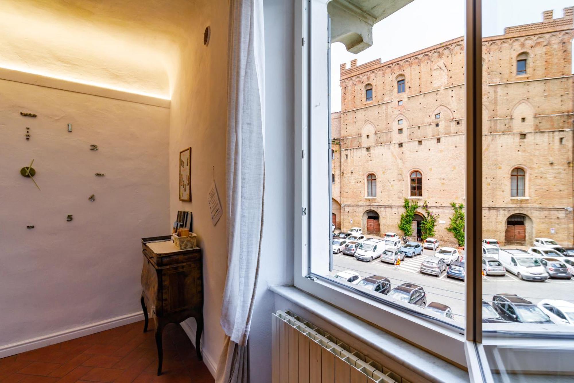 Charme Centro Storico Apartment Siena Exterior photo