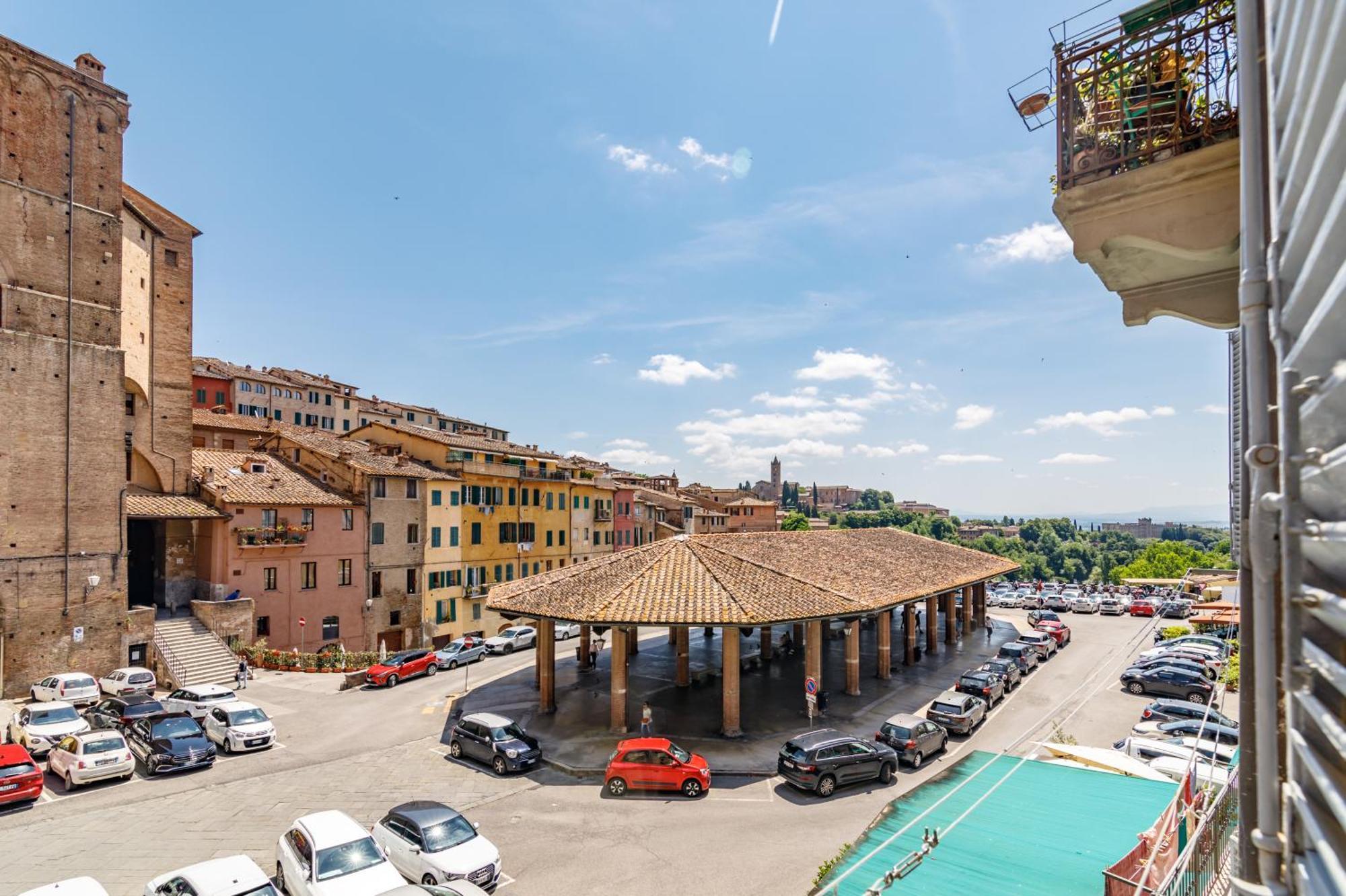 Charme Centro Storico Apartment Siena Exterior photo